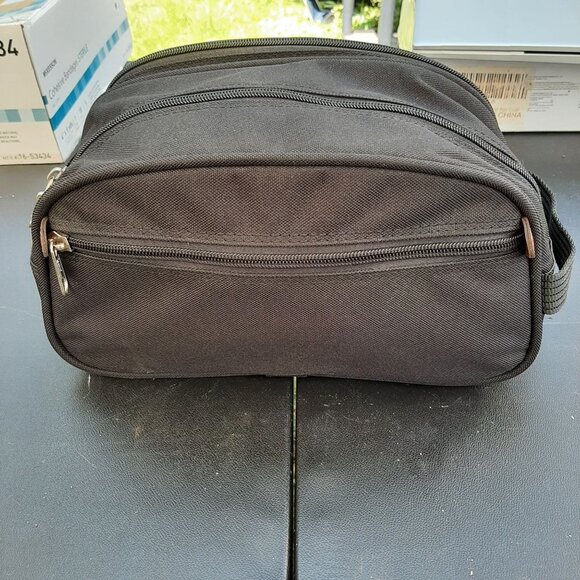 RICARDO Beverly Hills Toiletry Essentials Overnight Bag Shaving Travel Case Kit - Picture 1 of 7